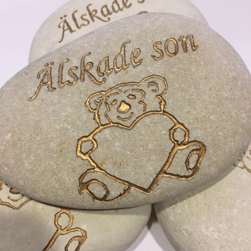 älskade son sten med text