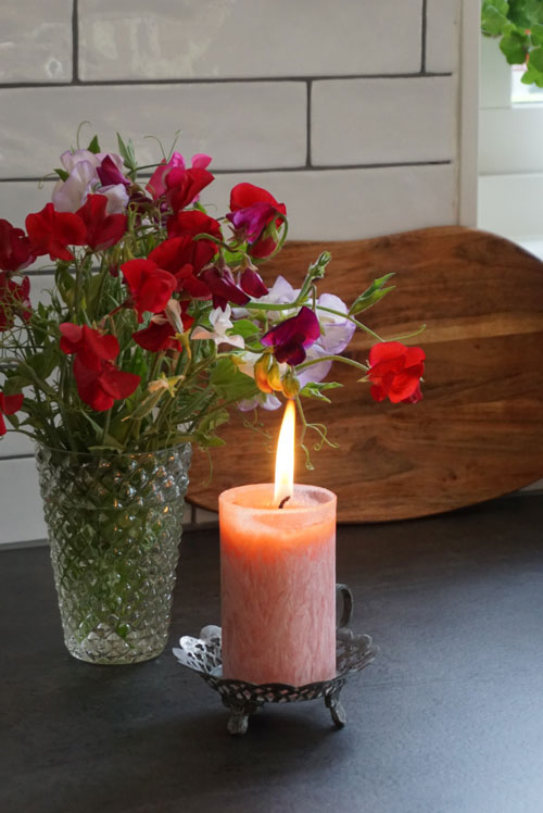 Form factory spindelljus rosa