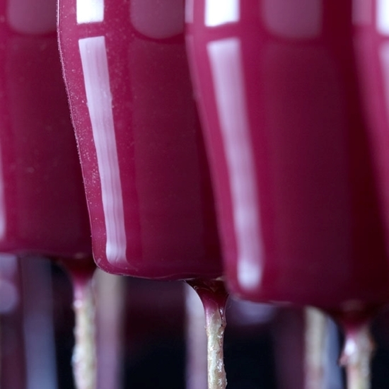 Bild på EE Fuchsia ljus Lackade