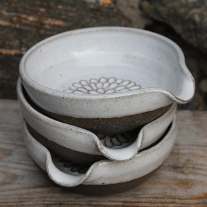 Bild på Vitlöksrivare Mörk lera/ Vit