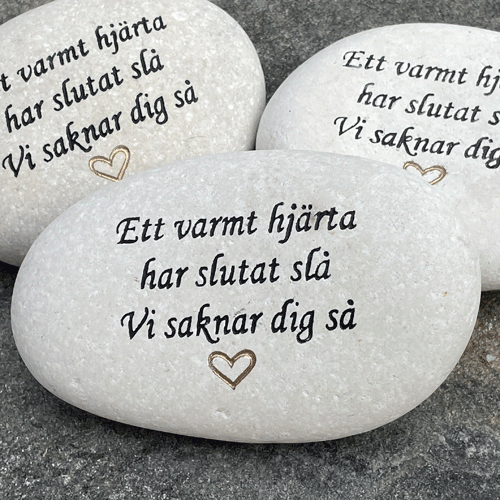Stenar med text kyrkogård